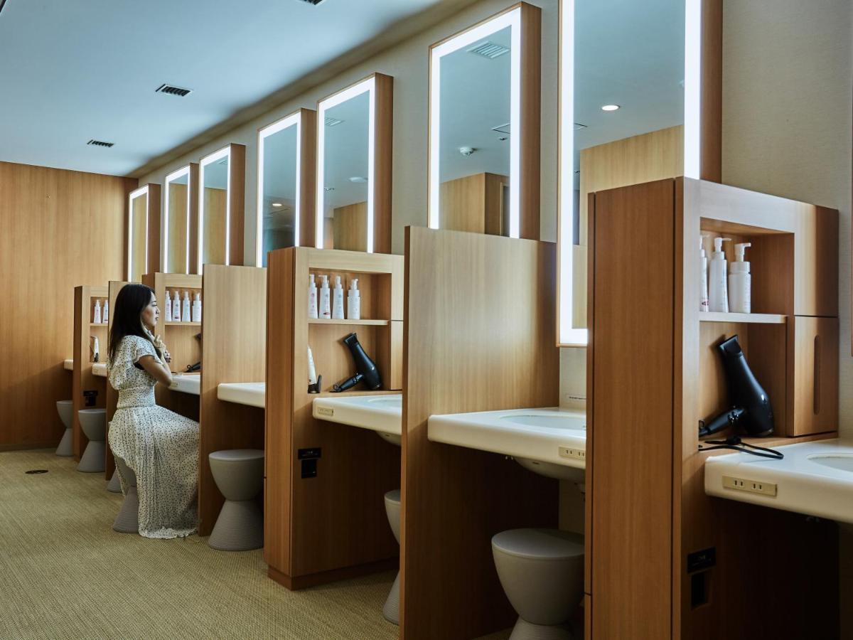 First Cabin Nishi Umeda Osaka Luaran gambar